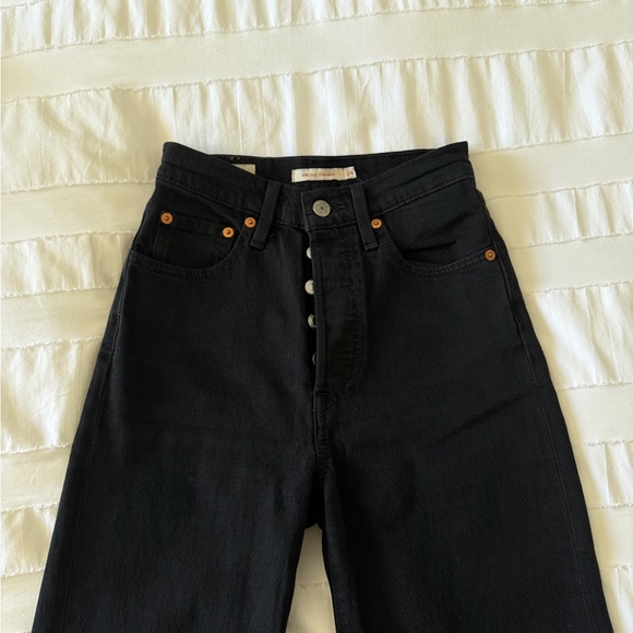 Levi’s Ribcage Straight Black High Rise Jeans Size 24 - Picture 2 of 7